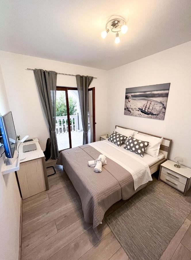 Apartments T&T Trogir Exterior photo